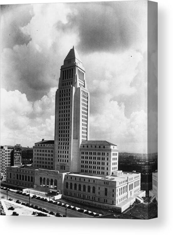 1910-1919 Canvas Print featuring the photograph City Hall by Mpi