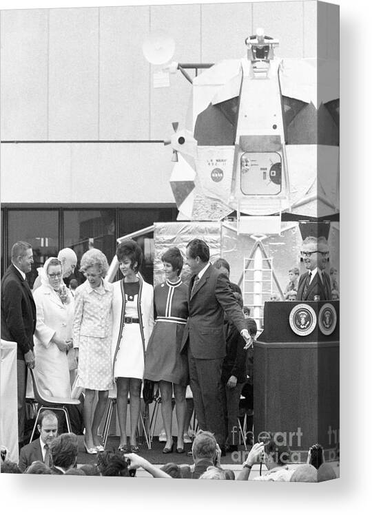 Crowd Of People Canvas Print featuring the photograph Honoring Apollo 13 Astronauts by Bettmann