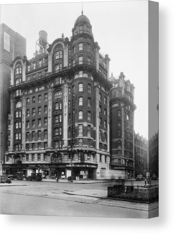 Hotel Canvas Print featuring the photograph Hotel Belleclaire by Edwin Levick