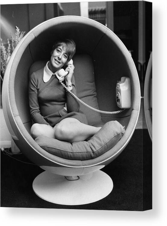 Confined Space Canvas Print featuring the photograph Into The 70s by Leonard Burt