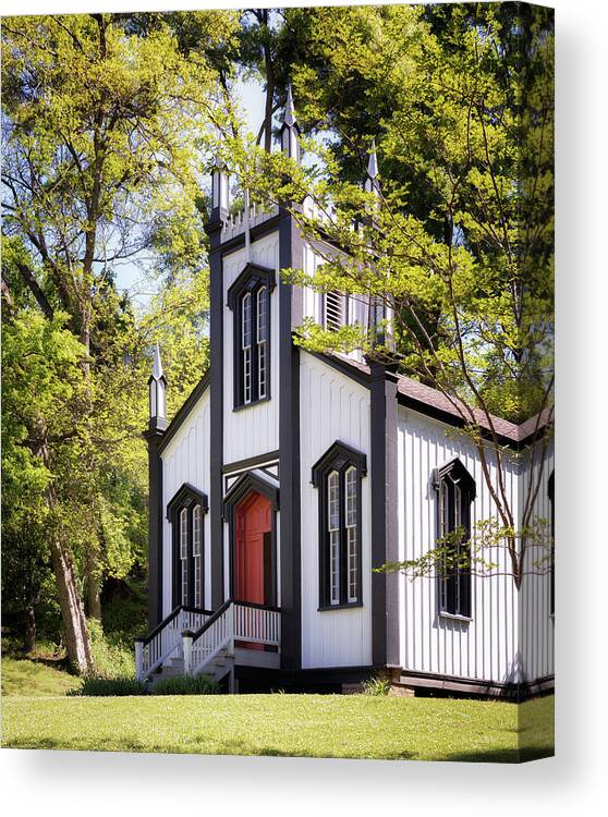 Church Canvas Print featuring the photograph Sacred Heart Roman Catholic Church by Susan Rissi Tregoning