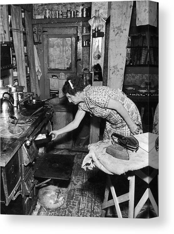 1930-1939 Canvas Print featuring the photograph Yandle Cooking by Alfred Eisenstaedt