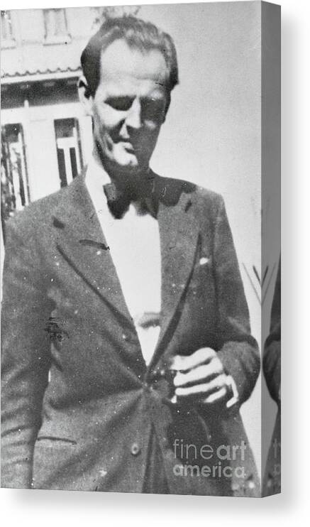 People Canvas Print featuring the photograph Donald Maclean by Bettmann