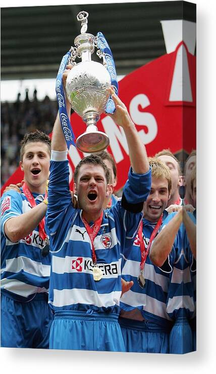 Queens Park Rangers F.c. Canvas Print featuring the photograph Reading v Queens Park Rangers #1 by Julian Finney