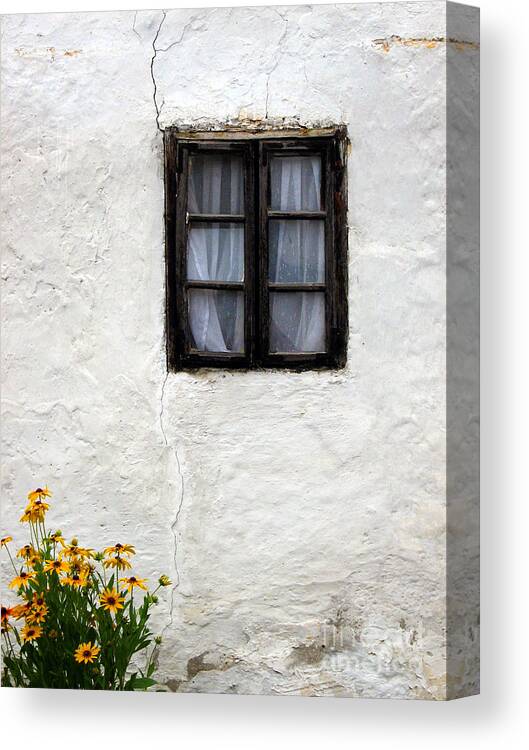 Old House Canvas Print featuring the photograph Closed by Alexa Szlavics