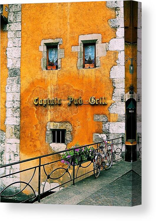 Eatery Canvas Print featuring the photograph Eatery 2 by Maria Huntley