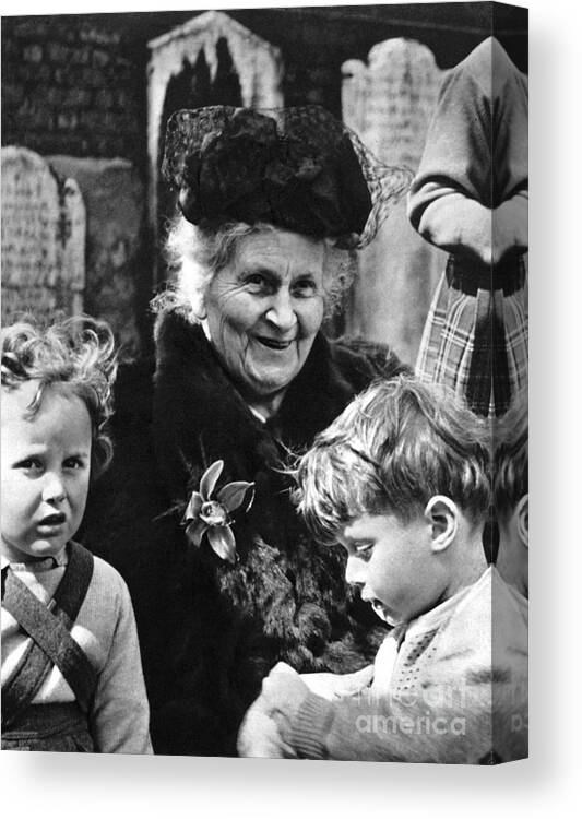 19th Century Canvas Print featuring the photograph Maria Montessori by Granger