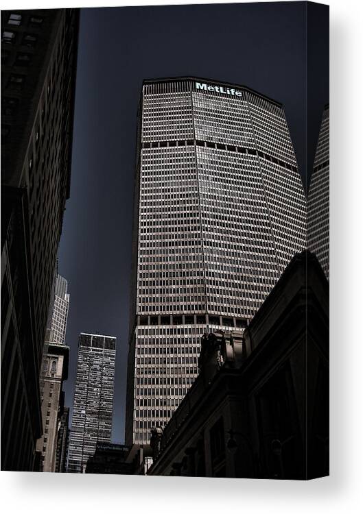 New York Canvas Print featuring the photograph Met Life building by Aleksander Rotner