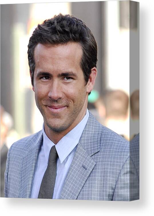 Ryan Reynolds Canvas Print featuring the photograph Ryan Reynolds At Arrivals For Green #1 by Everett