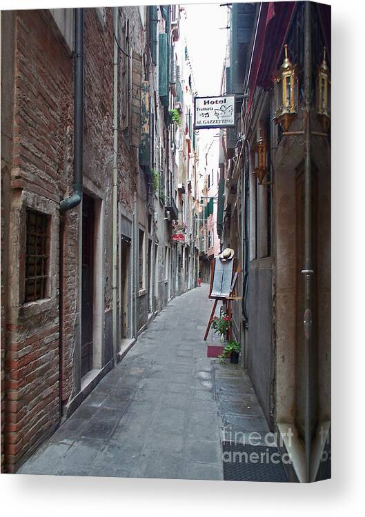 Venice Canvas Print featuring the photograph Al Gazzettino. by Elena Perelman
