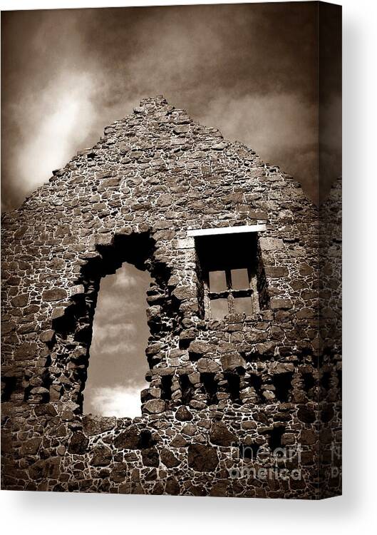 Dunluce Canvas Print featuring the photograph Ruins at Dunluce by Patricia Strand