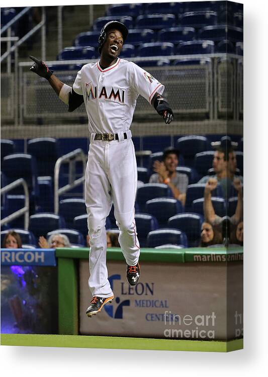 People Canvas Print featuring the photograph Dee Gordon by Mike Ehrmann
