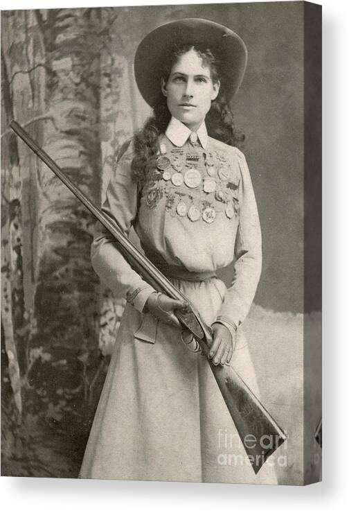 Annie Oakley Canvas Print featuring the photograph Annie Oakley With a Rifle, 1899 by Richard Kyle Fox
