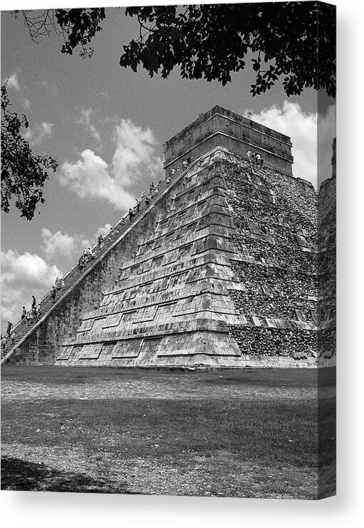 Ruins Canvas Print featuring the photograph Ruins at Chichen Itza 5 by Frank Mari