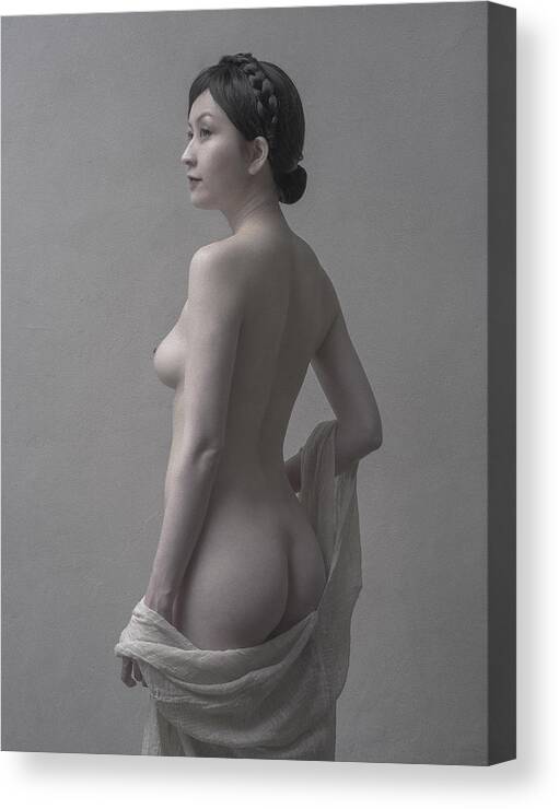 Fine Art Nude Canvas Print featuring the photograph Nude Showing Back by Fuyuki Hattori