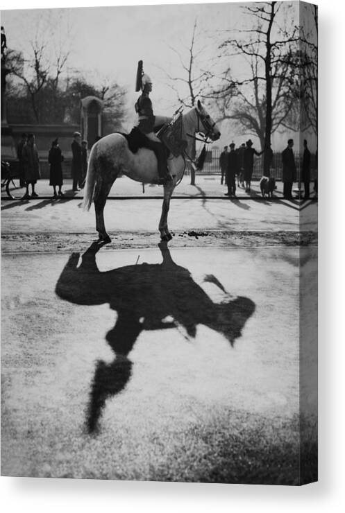 Hyde Park Canvas Print featuring the photograph Royal Mounted Guard In Hype Park by Keystone-france