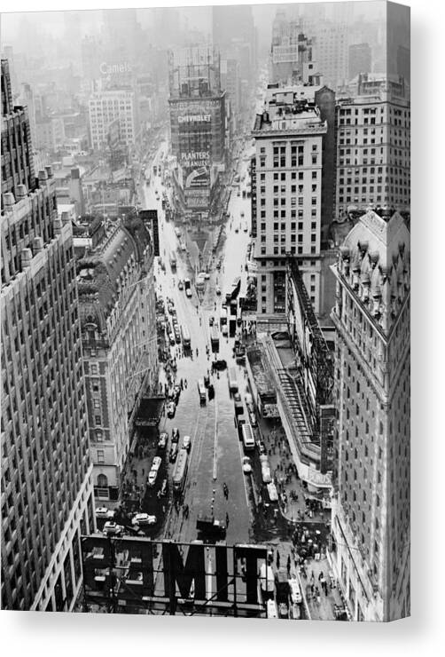 Scenics Canvas Print featuring the photograph Times Square In The Rain by Fpg