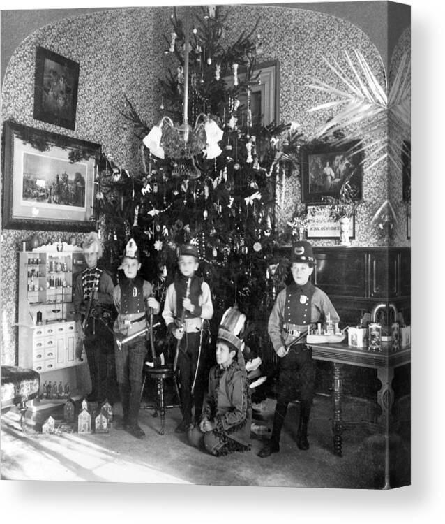 History Canvas Print featuring the photograph Costumed Boys And Christmas Tree, 1905 by Science Source