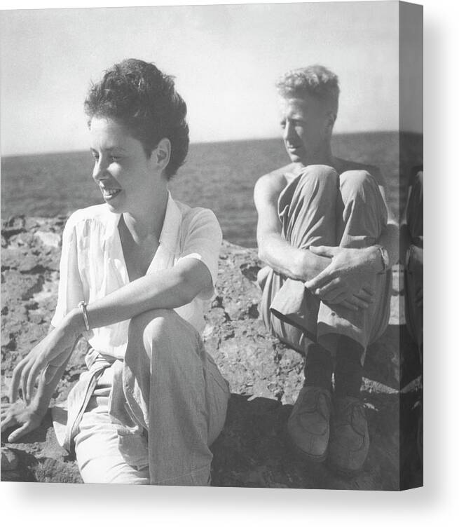 Literary Canvas Print featuring the photograph Paul And Jane Bowles At A Beach by Cecil Beaton