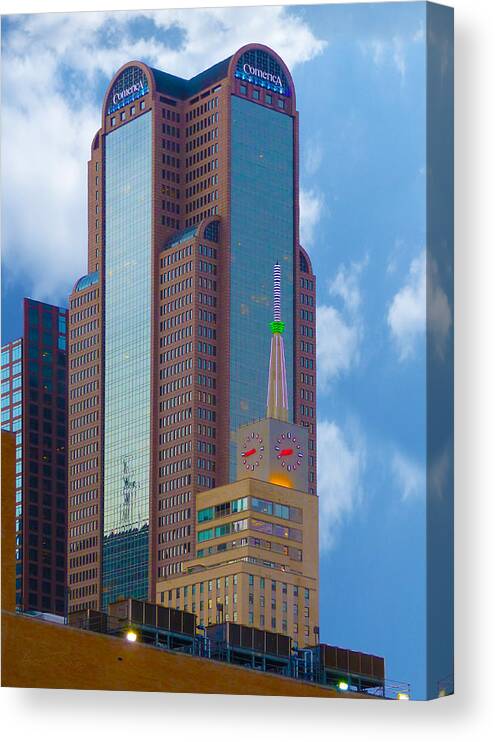 M M Properties Cbre Buy Comerica Bank Tower Dallas Business Journal