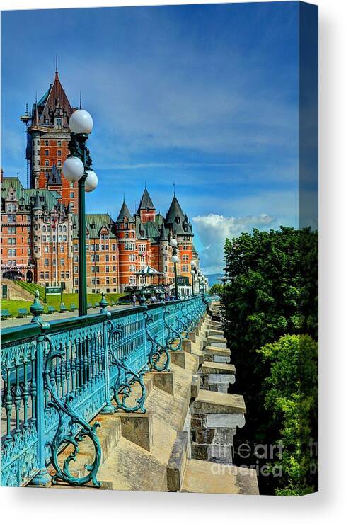 Cityscapes Canvas Print featuring the photograph Le Chateau Frontenac by Mel Steinhauer