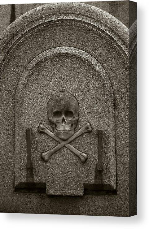 Skull Canvas Print featuring the photograph Skull and Crossbones by Amarildo Correa