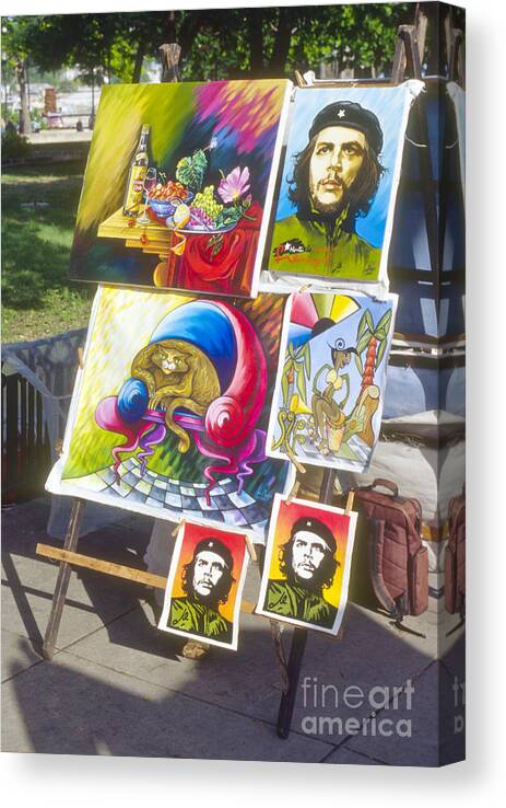 Havana Cuba Canvas Print featuring the photograph Che Guevara and other Artwork by Bob Phillips