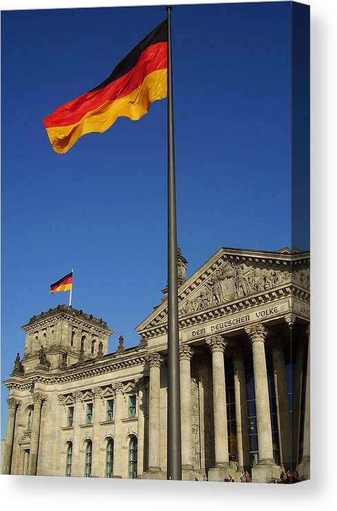Deutscher Bundestag Canvas Print featuring the photograph Deutscher Bundestag by Flavia Westerwelle