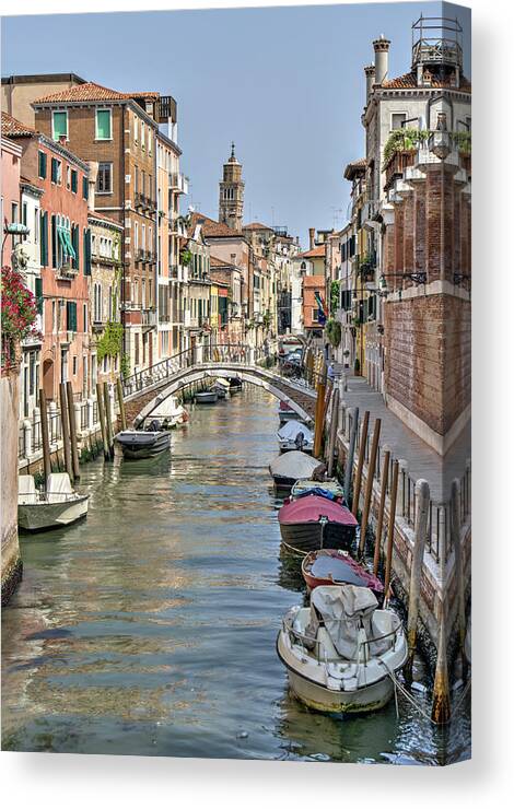 Italy Canvas Print featuring the photograph Venice Scene by Alan Toepfer