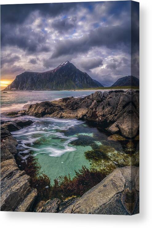 Mountains Canvas Print featuring the photograph Tidal Pool #1 by Ludwig Riml