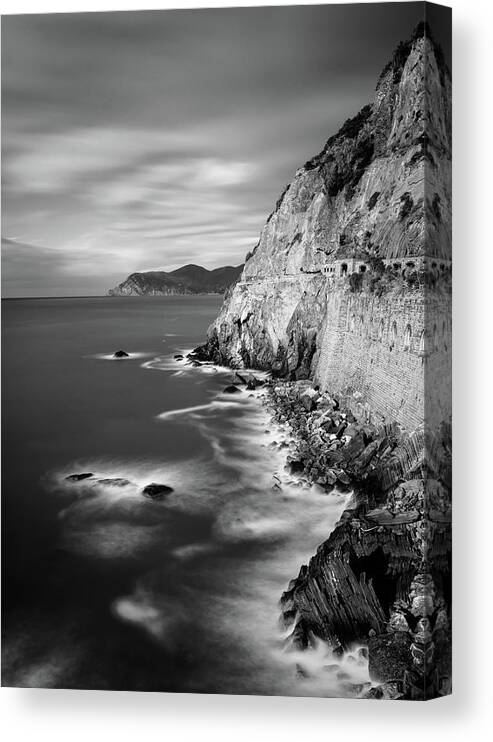 Scenics Canvas Print featuring the photograph Cinque Terre, Italy by Hak Liang Goh