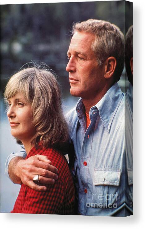 Mid Adult Women Canvas Print featuring the photograph Paul Newman And Joanne Woodward by Bettmann