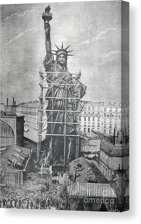 Crowd Of People Canvas Print featuring the photograph Statue Of Liberty Being Prepared by Bettmann