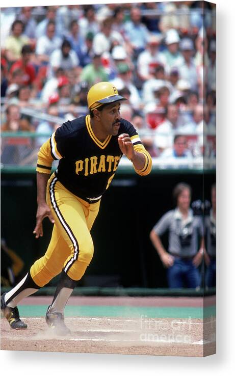 1980-1989 Canvas Print featuring the photograph Willie Stargell by Rich Pilling