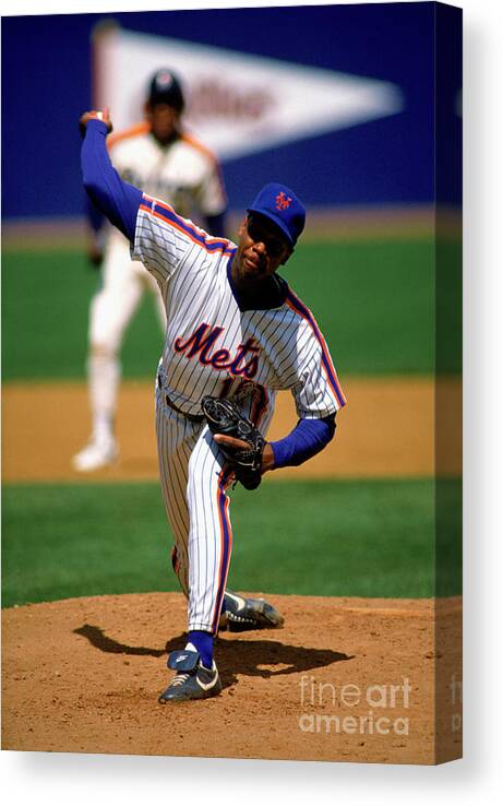 Dwight Gooden Canvas Print featuring the photograph Dwight Gooden by Mlb Photos