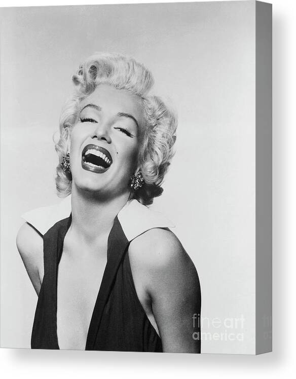 People Canvas Print featuring the photograph Marilyn Monroe #23 by Bettmann