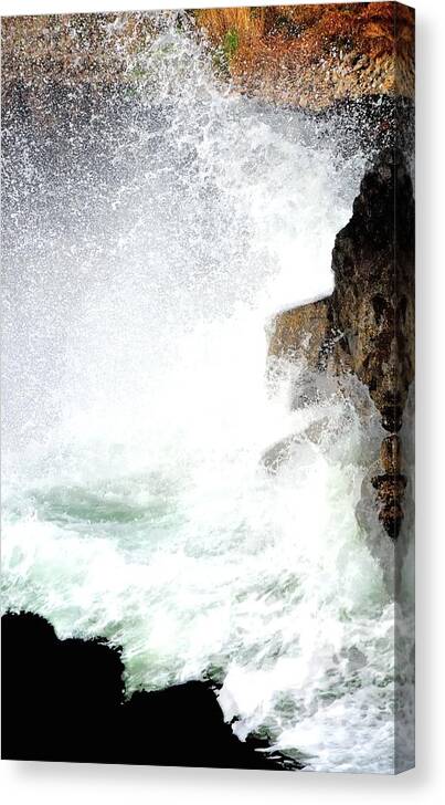 Cape Canvas Print featuring the photograph Devils Churn Wave 21366 by Jerry Sodorff