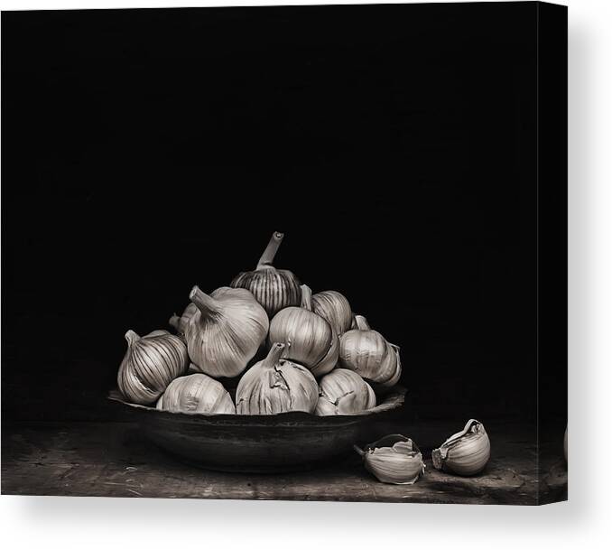 Food Canvas Print featuring the photograph Garlic #1 by Theresa Tahara
