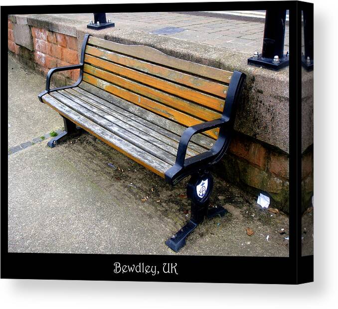 Bench Canvas Print featuring the photograph Bench 11 by Roberto Alamino
