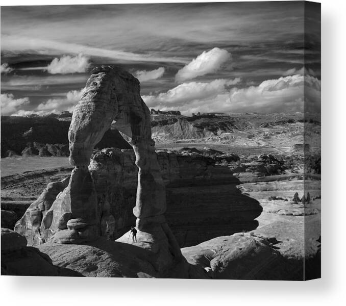  Black And White Canvas Print featuring the photograph Delicate Arch by Wendell Thompson