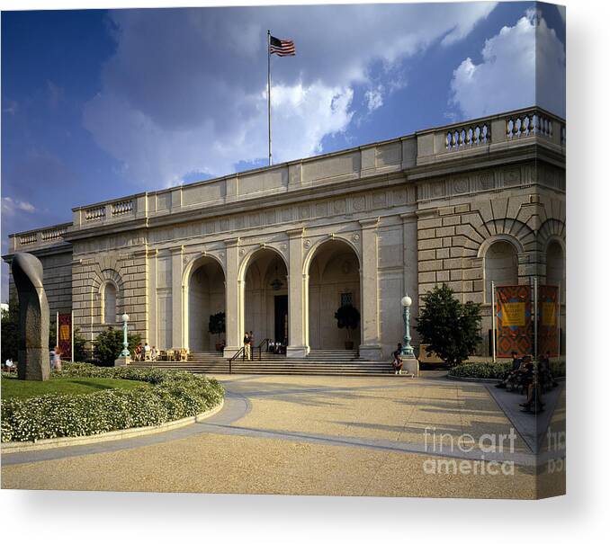Freer Canvas Print featuring the photograph Freer Gallery Of Art by Rafael Macia