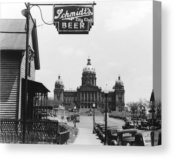 1940 Canvas Print featuring the photograph Iowa Des Moines, 1940 by Granger