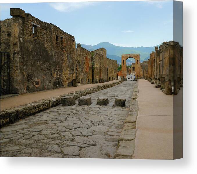 Pompeii. Italy Canvas Print featuring the photograph Roman Street in Pompeii by Alan Toepfer