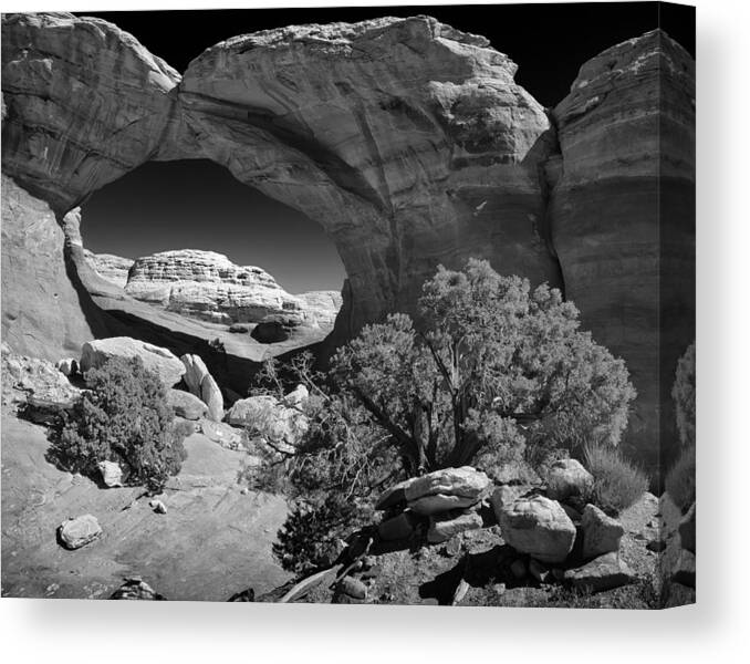 Arch Canvas Print featuring the photograph Broken Arch by Ray Kent