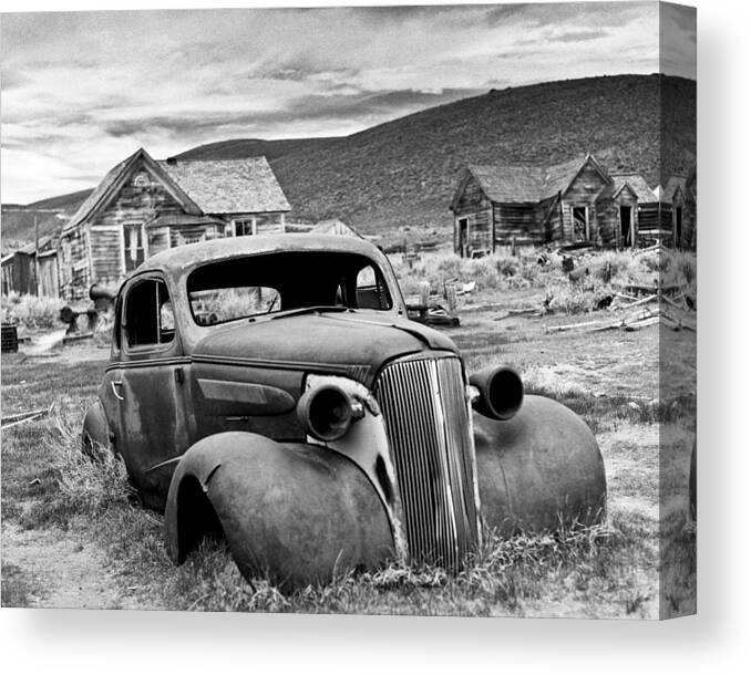 Old Car Canvas Print featuring the photograph Old Car Bodie by Joe Palermo