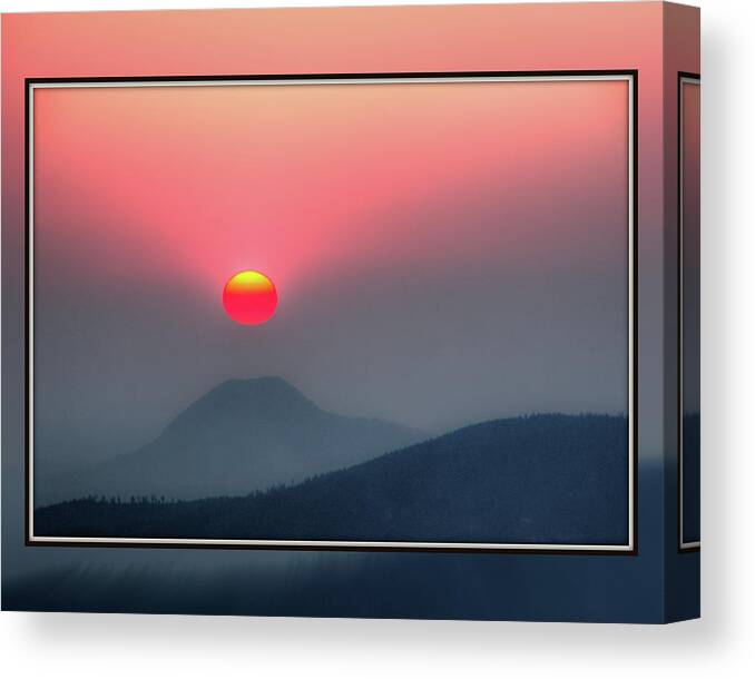 Sun Canvas Print featuring the photograph Sun Teed Up by Fiskr Larsen