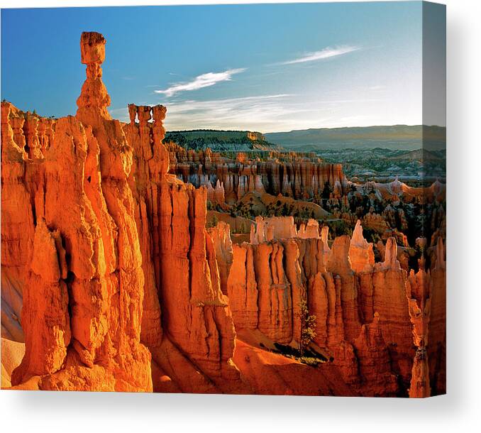 Bryce Canyon National Park Canvas Print featuring the photograph Thor's Hammer #2 by Ed Riche