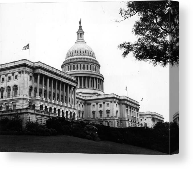 Built Structure Canvas Print featuring the photograph Capitol Building by Central Press