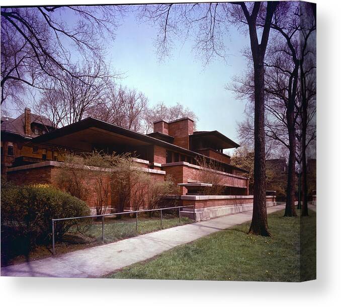 1950-1959 Canvas Print featuring the photograph Exterior Of Robie House by Chicago History Museum