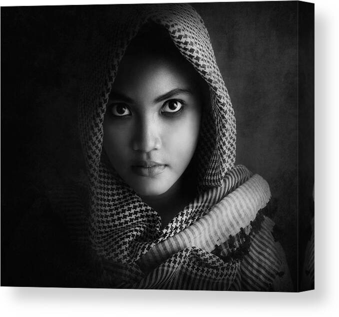 Eyes Canvas Print featuring the photograph Straight (2) by Ivan Marlianto